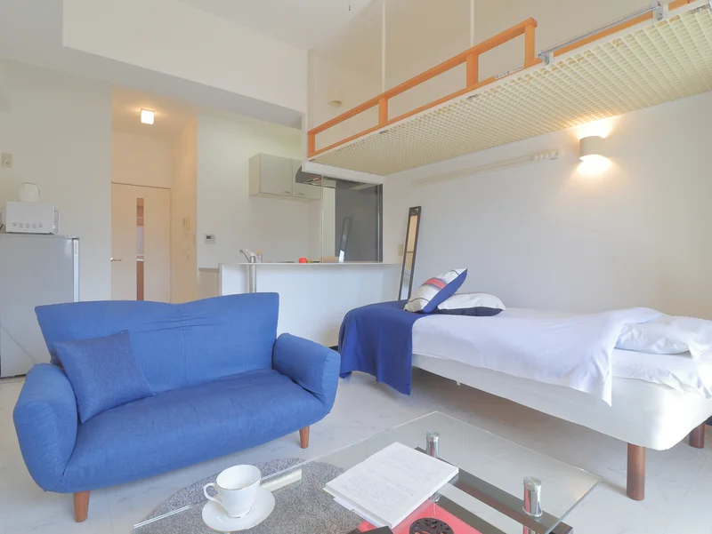 ロフト付きの１Rタイプのお部屋です。　あると嬉しい備品類もそろっていて満足度高！
