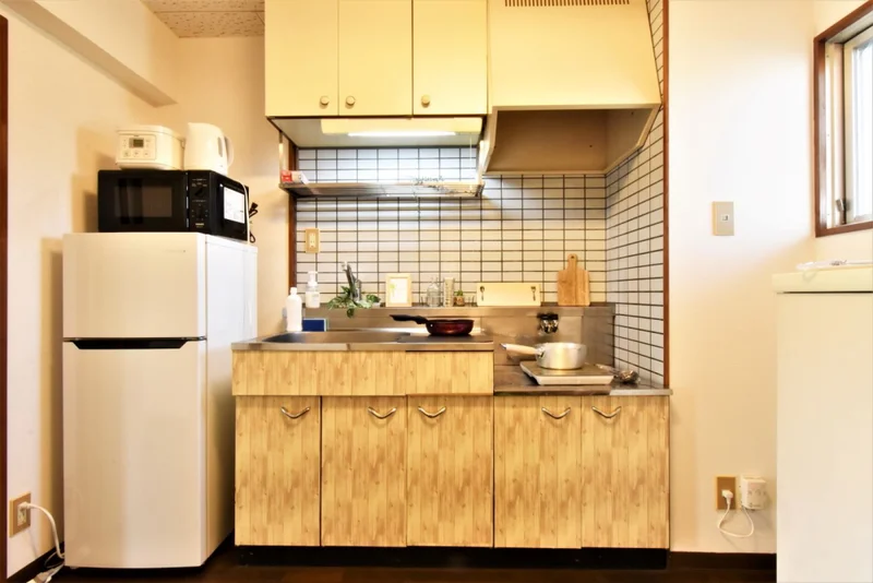 キッチン（調理器具なども充実）　冷蔵庫や電子レンジ・電機ケトルなど家電類も充実したラインナップ！