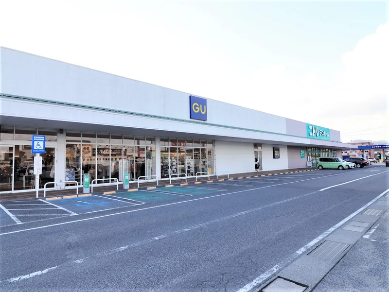 GU　ニトリ