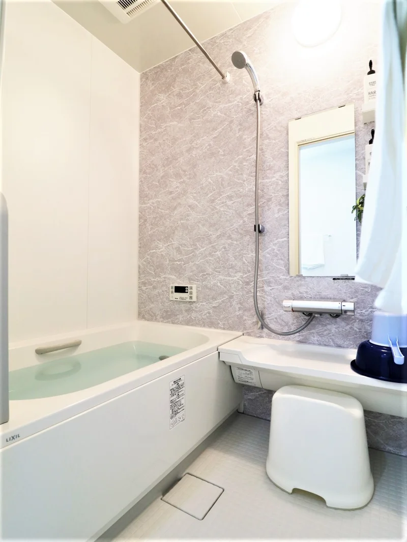 浴室　お風呂トイレ別なので、ゆったり入浴いただけます　シャンプーコンディショナーやボディーソープなどすべて標準品です！