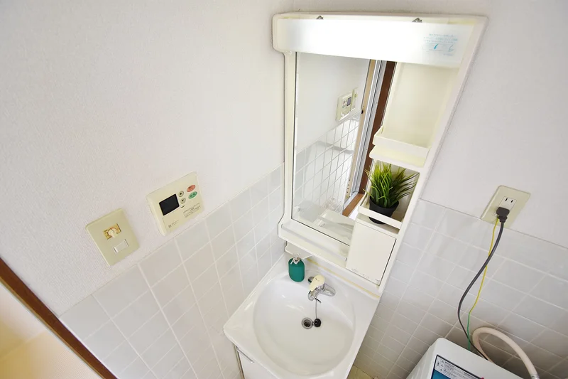 独立洗面台もございますので朝の準備もしやすいですね。岡山で人気のウィークリーマンション。