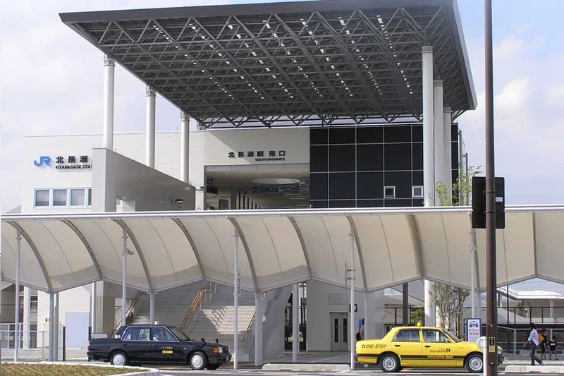 北長瀬駅まで車で7分、2.4km｡