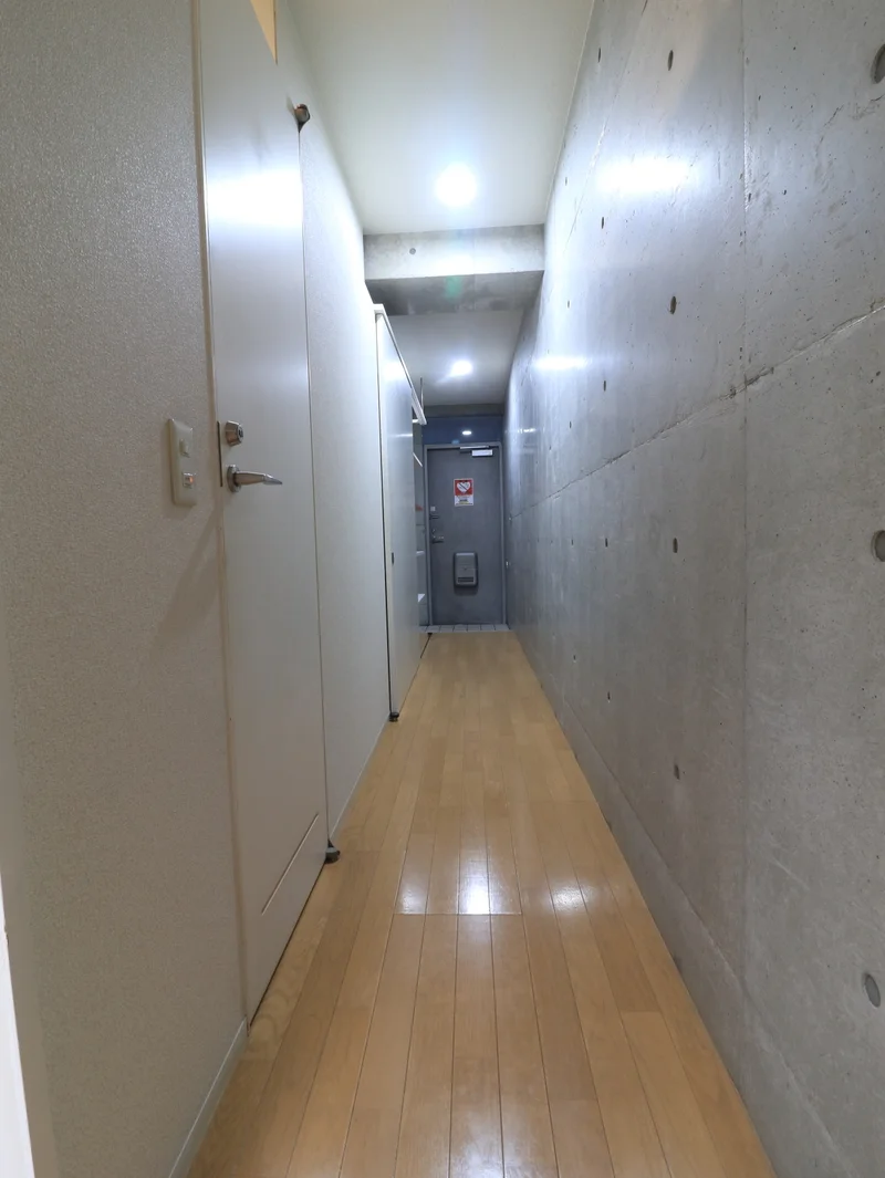 廊下に洗濯機置き場があります　コインランドリーに行かなくていいので楽々！