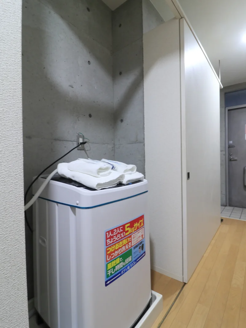 洗濯機置き場　雨の日にも洗濯できます