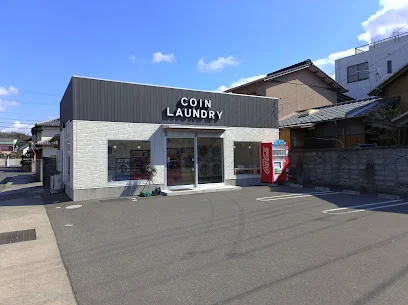 ホワイトピア 丸亀店まで車で６分、2.3km