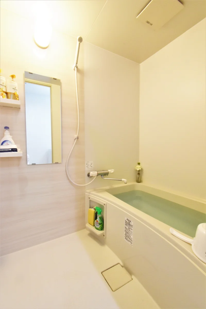 シャンプー・コンディショナー・ボディーソープ等すべて標準品です！　洗剤やスポンジなどもあるので　清潔に保っていただけます♪