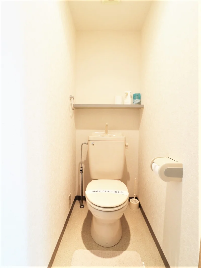 独立したトイレ空間が、生活の質をワンランクアップ。ゲストを呼ぶ際も安心な、プライバシーと清潔感が両立しています。