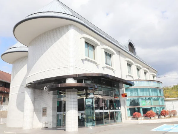 もみじ銀行 西条住宅センター＋まで車で９分