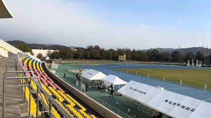 東広島運動公園・陸上競技場まで車で９分