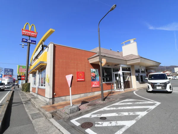 マクドナルドまで徒歩６分