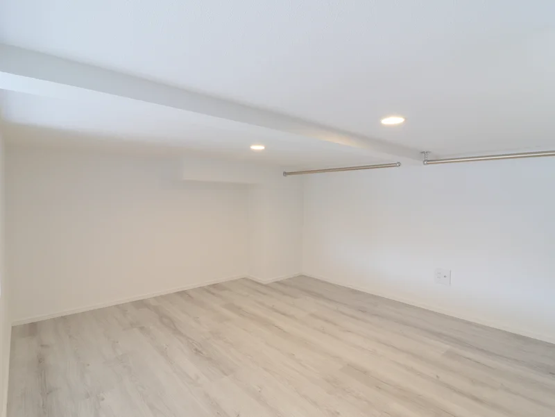 ロフト　広々！　寝室や収納スペース、室内干しなど　活用方法がいろいろとあり便利なスペースです！