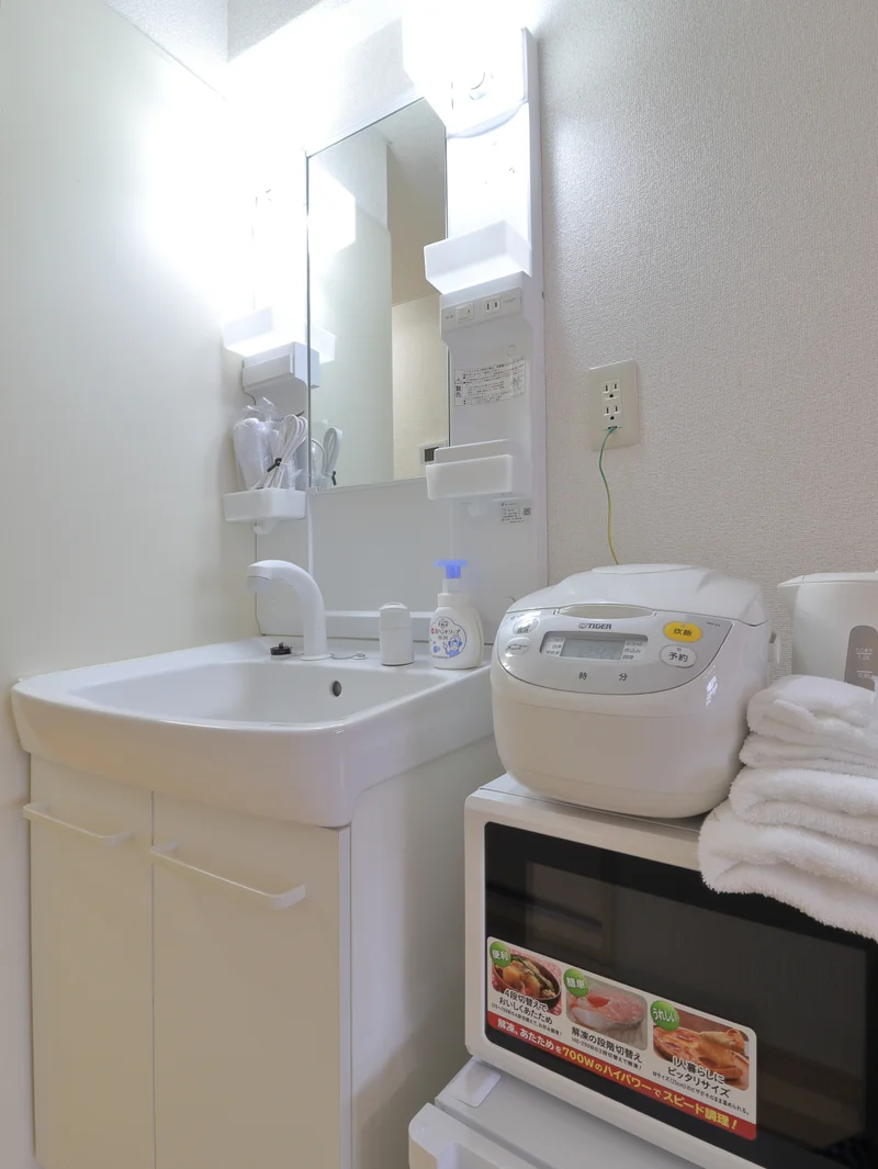 独立洗面台　朝自宅やお風呂上りに便利な設備です！