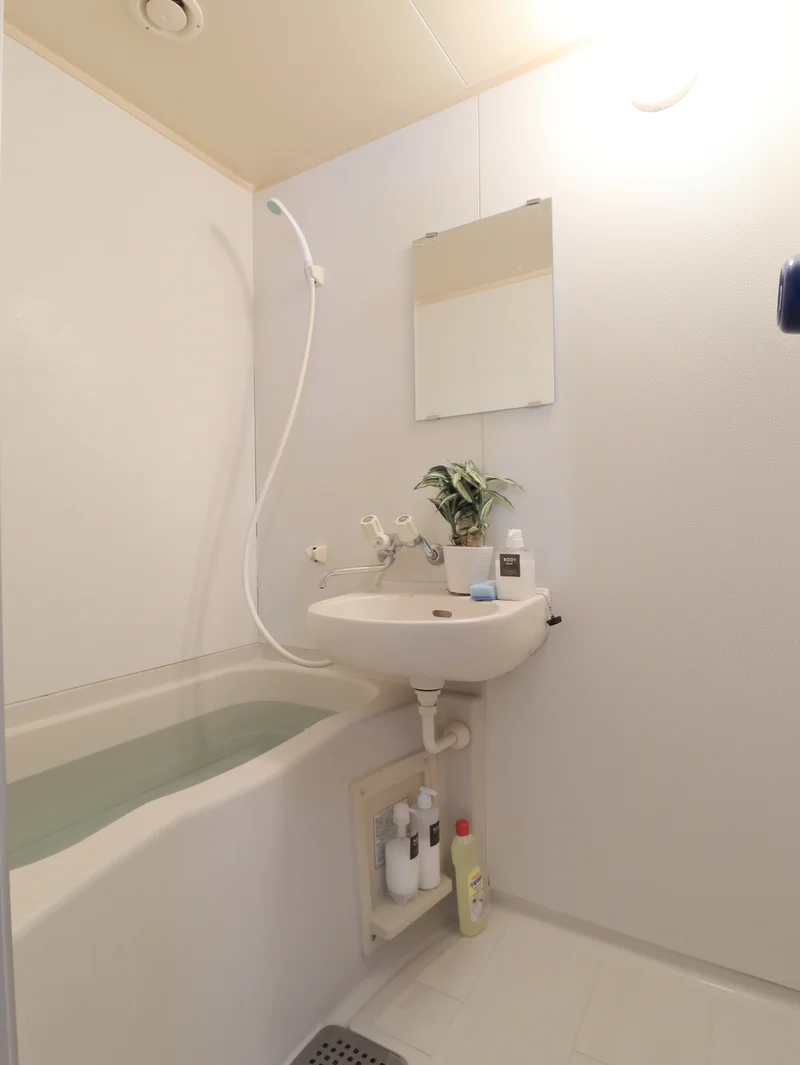 お風呂トイレ別のため、ゆったり入浴いただけます。　シャンプー・コンディショナーなど標準品です。　