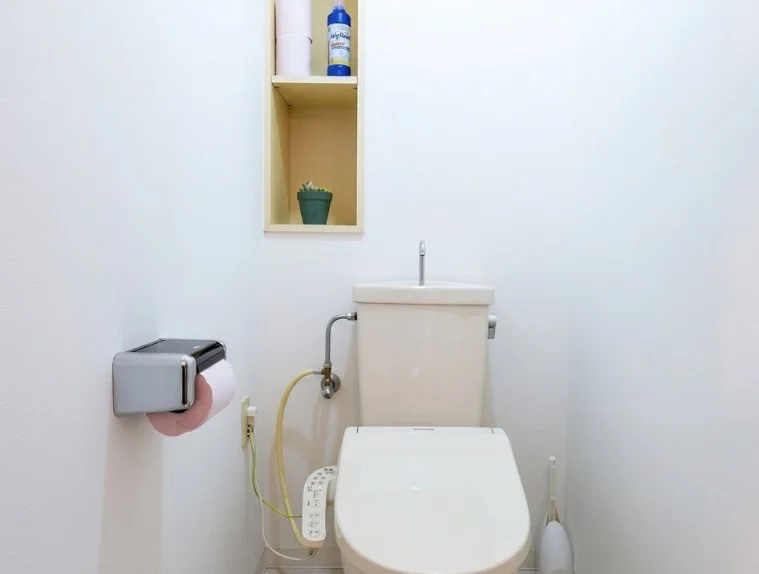 トイレットペーパーはもちろんトイレブラシや洗剤などもすべて標準品で清潔に保っていただけます。