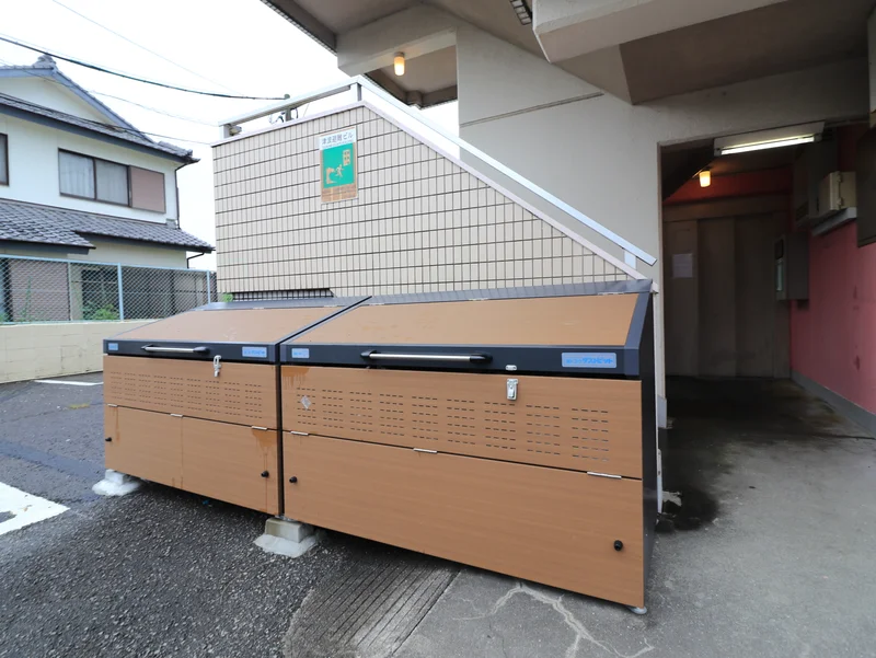 敷地内ゴミ捨て場