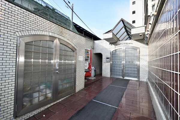 ゴミ捨て場、オートロック