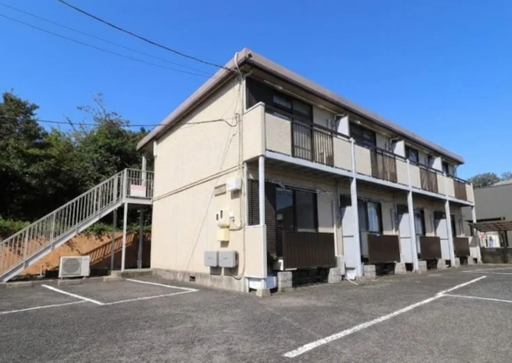 外観　八本松にあり工場等の長期出張に便利！　駐車場ありで車移動される方にも便利！