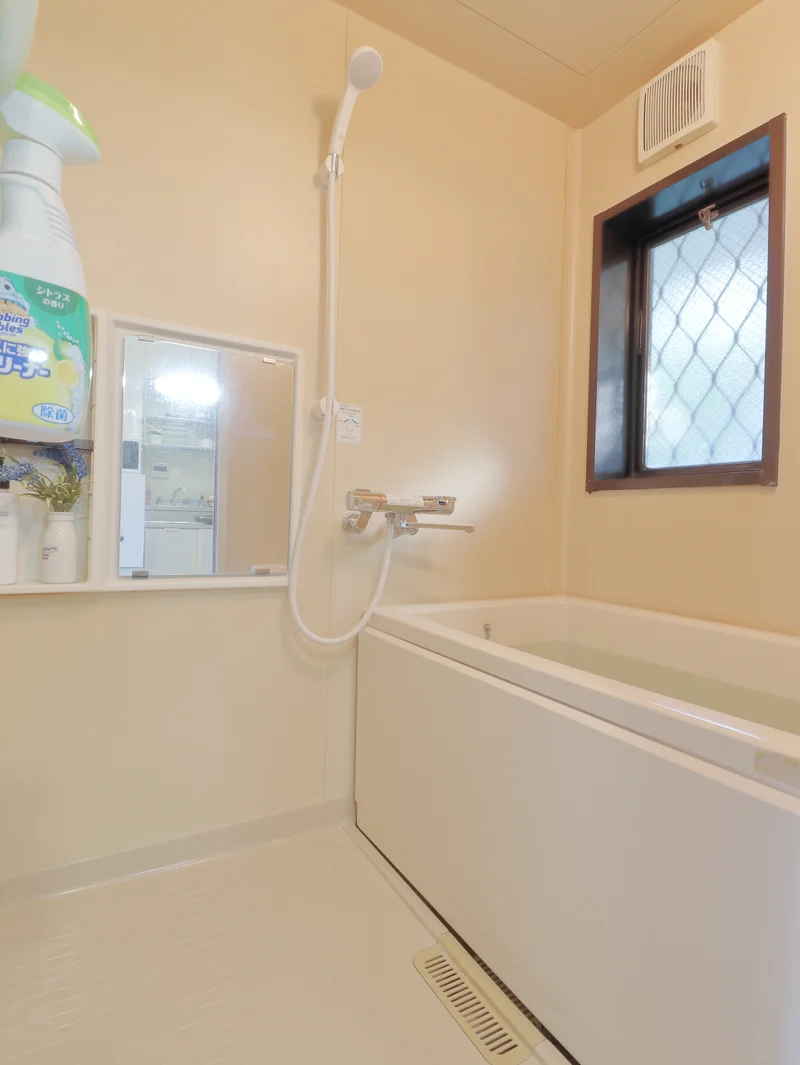 浴室とトイレが別のため、ゆったり使用がいただけます。　シャンプーコンディショナー・ボディーソープなどすべて標準品です