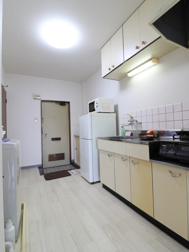 主要な家電類についてもご用意しております。　一人暮らしに必要なアイテムがそろったお部屋！