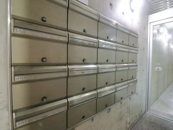 集合ポスト　郵便物の受け取りもできます。