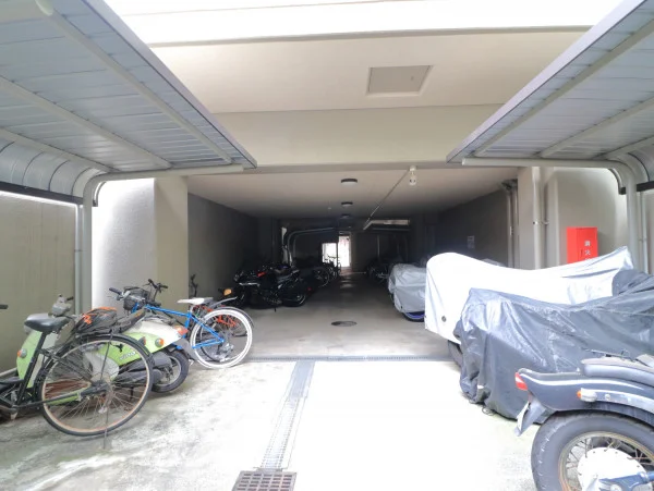 敷地内駐輪場　近場へのお買い物や通勤などにも便利です。