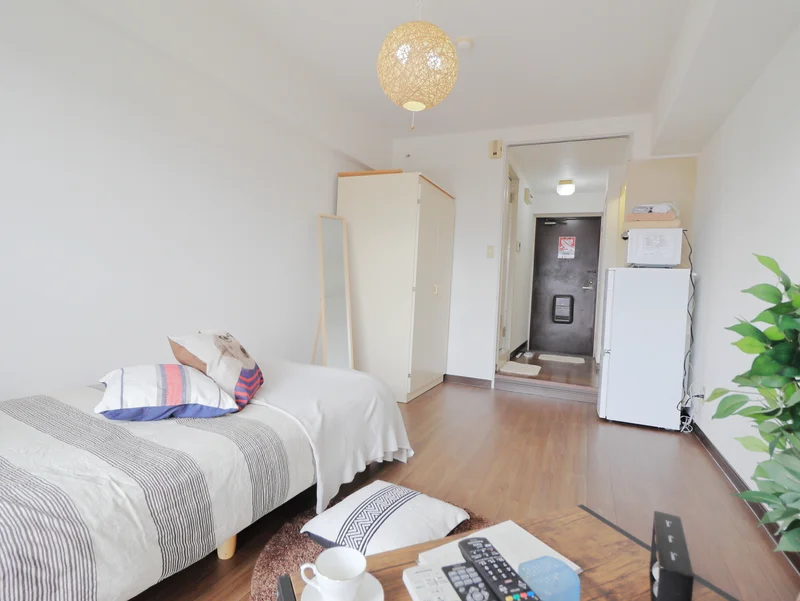 収納もあるので、出張の際の荷物も邪魔になりにくいです。　長期の滞在にもおすすめのお部屋です！