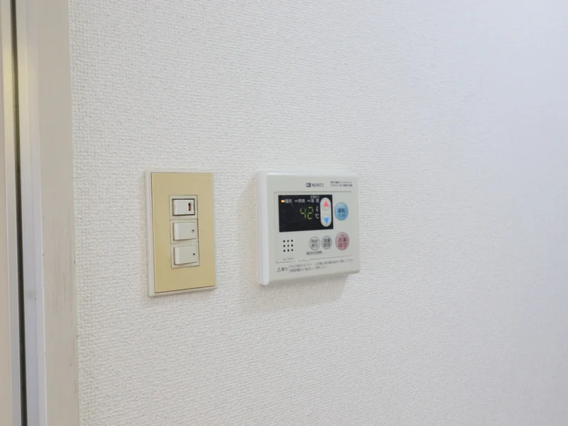 給湯スイッチでお湯調整！浴室暖房乾燥機！雨の日の洗濯物も安心♪