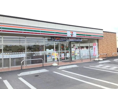 セブン-イレブン 丸亀運動公園前店まで徒歩８分、600m