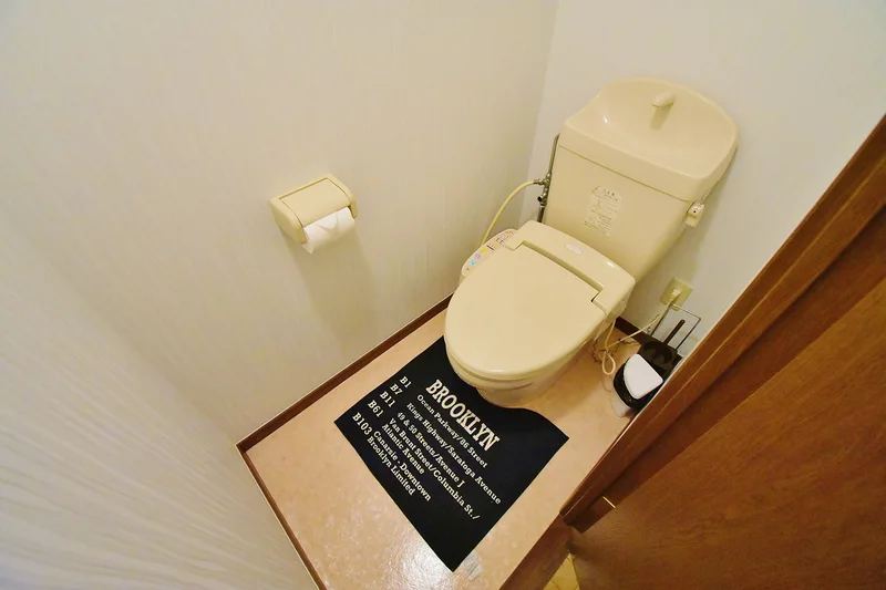 【トイレ画像】ウォシュレット完備、トイレットペーパーも完備。人気香川ウィークリーマンション★