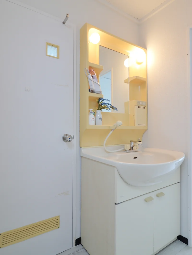 独立洗面台付きのため、朝の準備もしやすいです。　女性におすすめの設備！