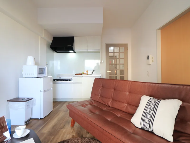 ゆとりのあるLDK♪　お仕事終わりや休日などソファでテレビを見ながら楽しんでいただけます！