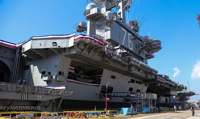 アメリカ海軍横須賀海軍施設まで車で8分