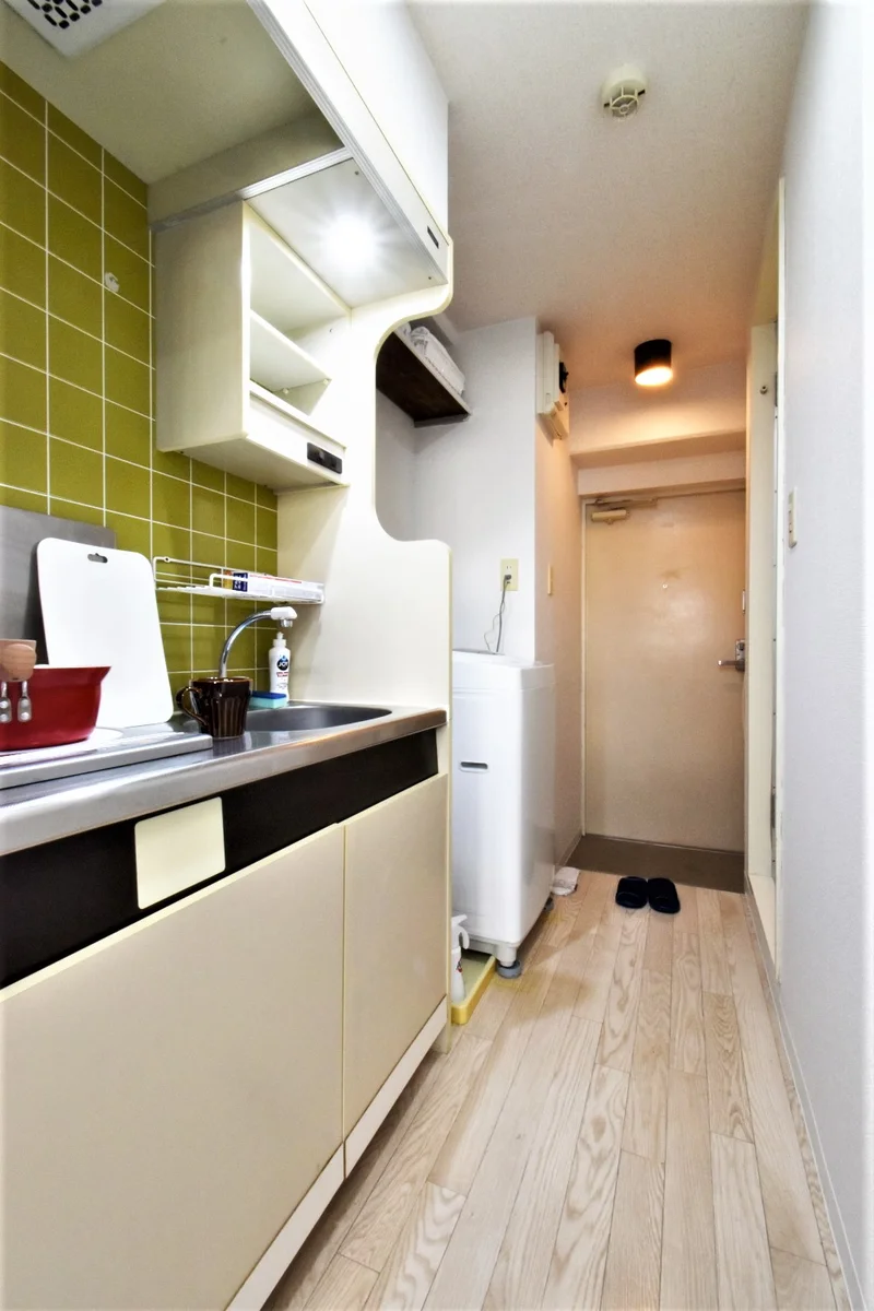 キッチン器具も豊富で　食器類や調理器具もございます！