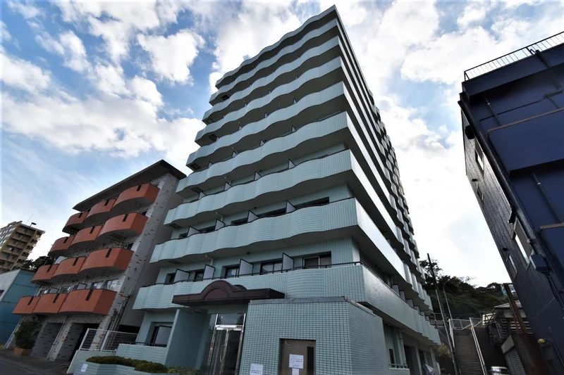 外観　通り沿い