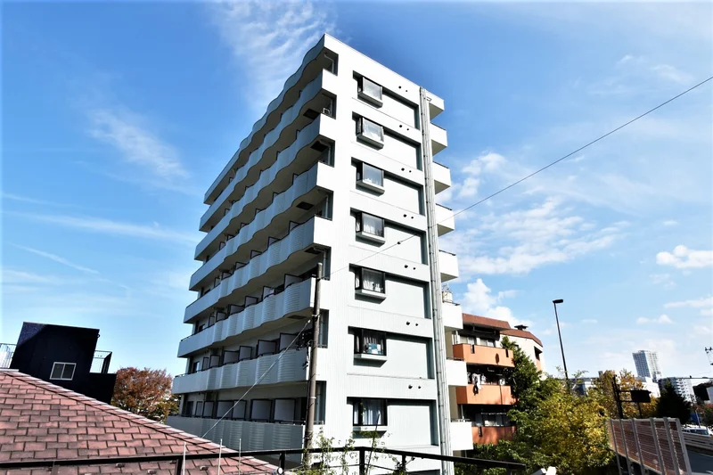 高層マンションで横須賀駅から徒歩ですぐ！横須賀市街へもアクセスがよく徒歩でも可能な距離で利便性がよいです！