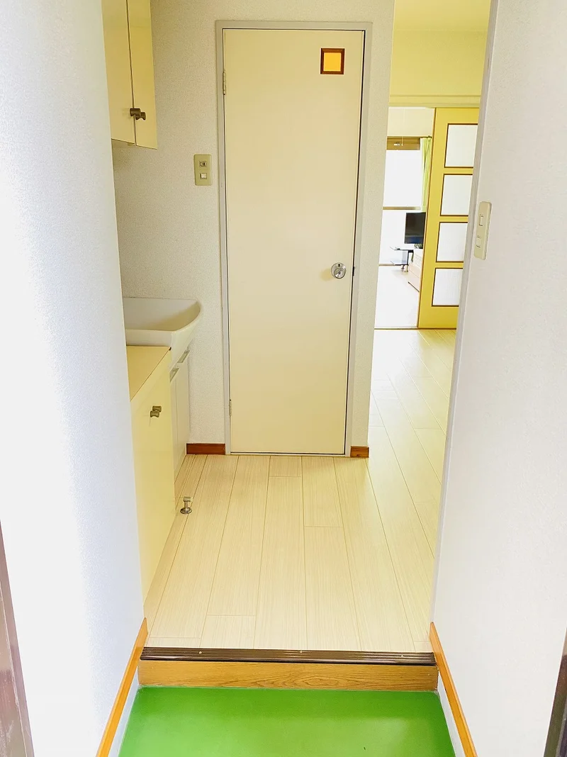 玄関にはシューズＢＯＸがございますので毎回片づけていただき、常に清潔な空間を保っていただくことが可能です♪