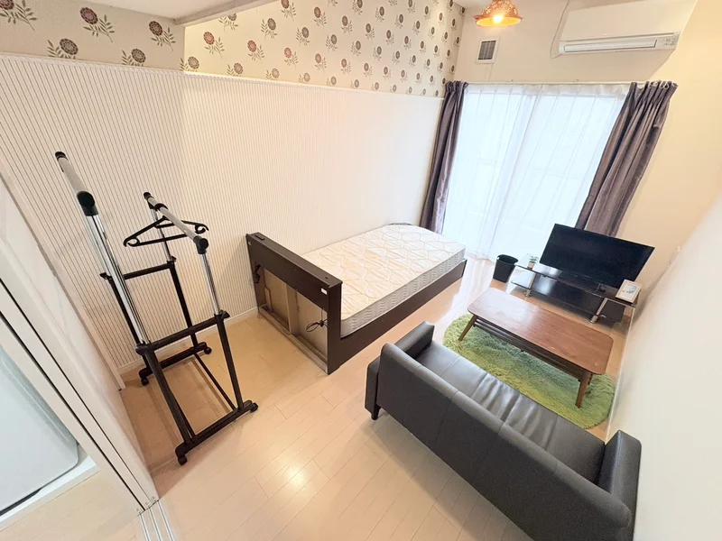 照明もお洒落で高級感のあるお部屋となっております。