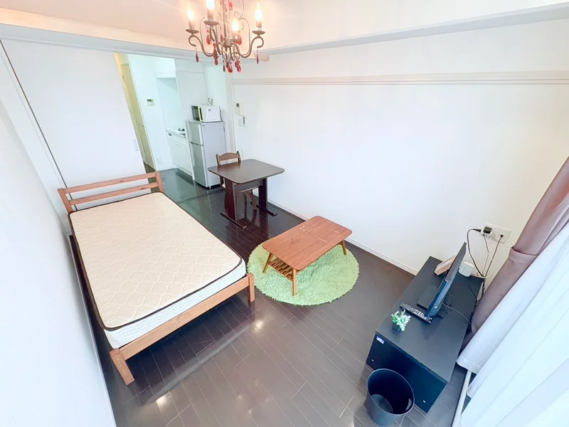 照明もお洒落で高級感のあるお部屋となっております。