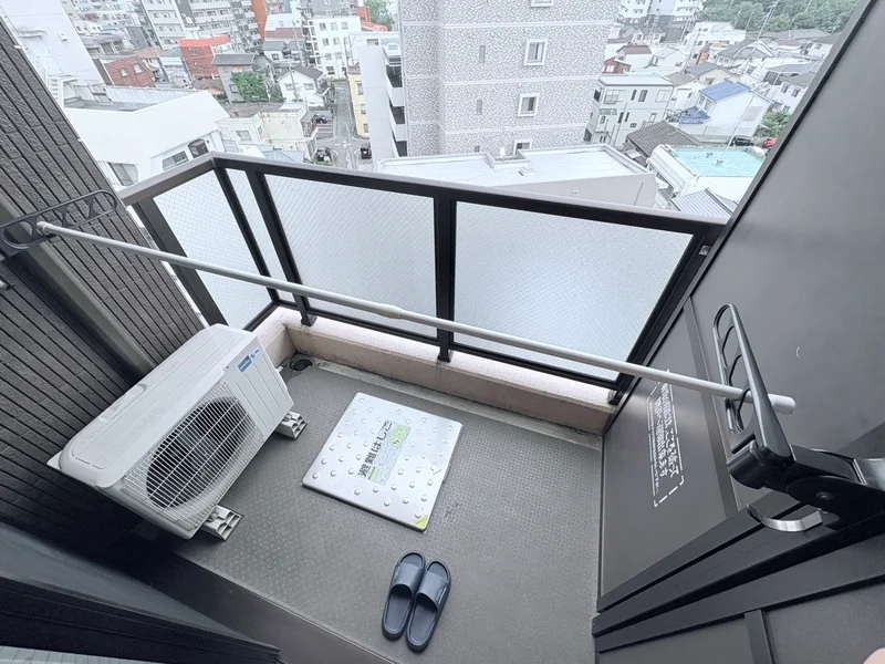 洗濯竿・スリッパ備え付☆入居中洗濯もできるので、コインランドリーに行かなくても大丈夫☆☆