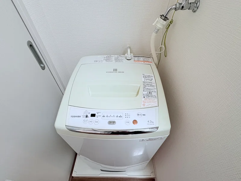 洗濯機は室内に設置しております♪入居後すぐにご利用が可能です(^^♪タオル1式分もご用意しております☆彡