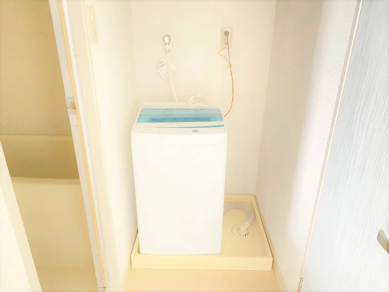洗濯機は室内に設置しております♪入居後すぐにご利用が可能です(^^♪タオル1式分もご用意しております☆彡