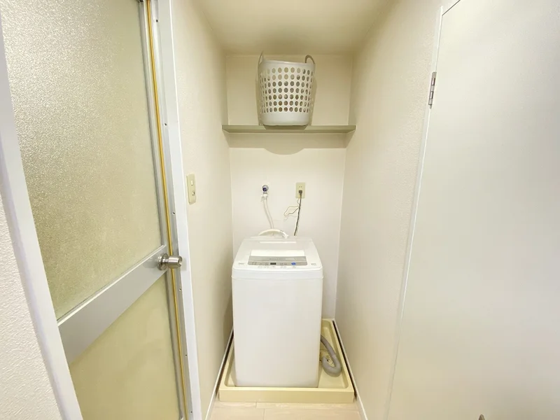 洗濯機は室内に設置しております♪入居後すぐにご利用が可能です(^^♪タオル1式分もご用意しております☆彡