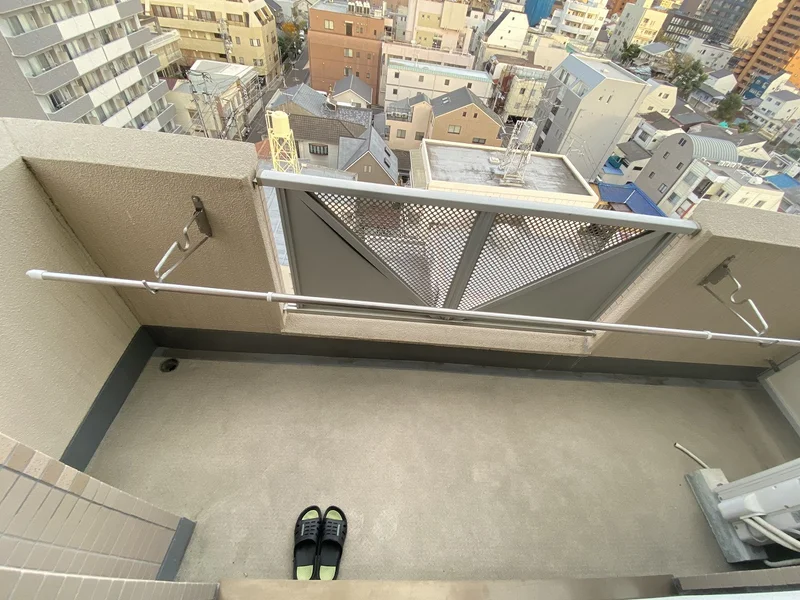 洗濯竿・スリッパ備え付☆入居中洗濯もできるので、コインランドリーに行かなくても大丈夫☆☆