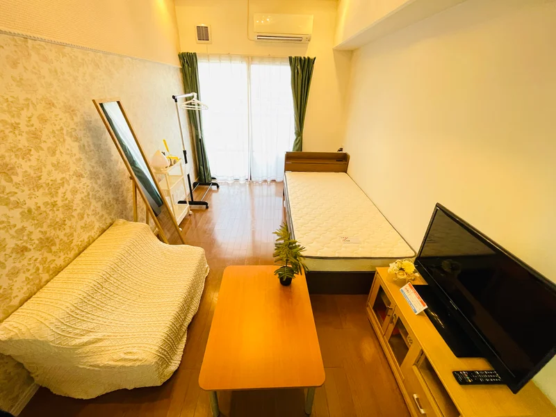 照明もお洒落で高級感のあるお部屋となっております。