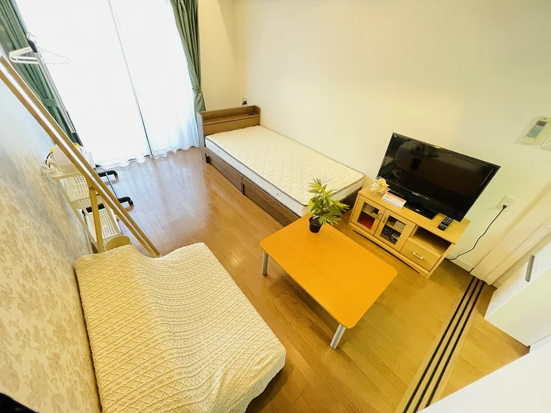 照明もお洒落で高級感のあるお部屋となっております。