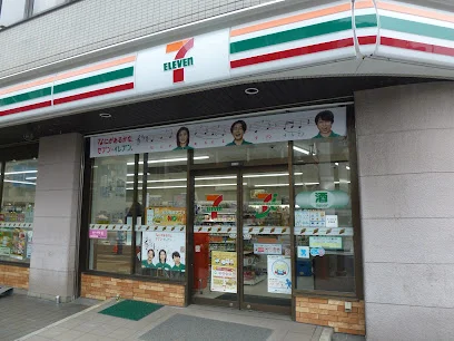 セブン-イレブン 横浜長者町店まで徒歩3分