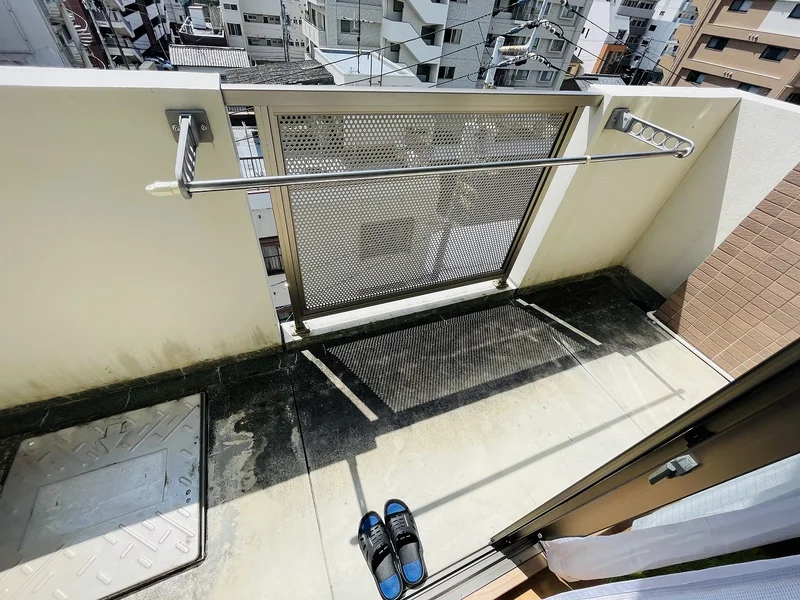 洗濯竿・スリッパ備え付☆入居中洗濯もできるので、コインランドリーに行かなくても大丈夫☆☆