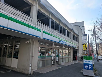 ファミリーマート 横浜千歳橋店まで徒歩7分