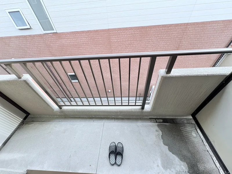 洗濯竿・スリッパ備え付☆入居中洗濯もできるので、コインランドリーに行かなくても大丈夫☆☆