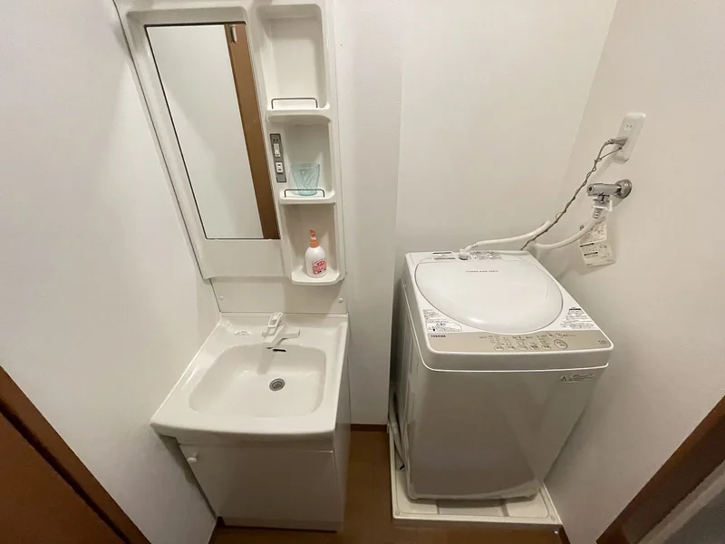 嬉しい独立洗面台付★☆忙しい朝でも余裕をもって身だしなみが整えることができます♪